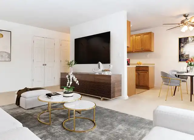 Property at Heatherwood House at Patchogue - 99 Waverly Ave, Patchogue, NY, 11772, 1 bed, 1 bath, [object Object]