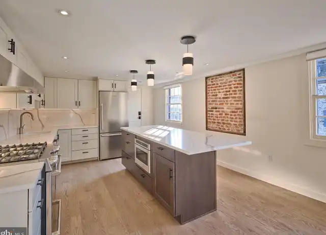Property at 44 S Main St Unit 2N, New Hope, PA, 18938, 2 beds, 1 bath, [object Object]