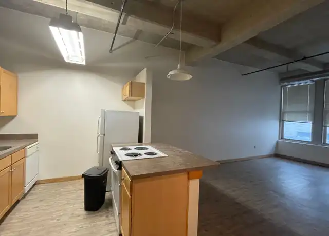 Property at 1004 Baltimore Ave Unit 213, Kansas City, MO, 64105, 1 bed, 1 bath, [object Object]