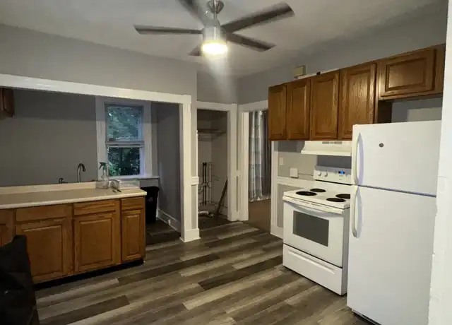 Property at 17 Dayton St #2, New Haven, CT, 06515, 5 beds, 2 baths, [object Object]