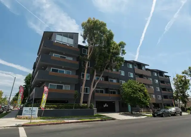 Property at 110 S Sweetzer Ave, Los Angeles, CA, 90048, 2 beds, 2 baths, [object Object]
