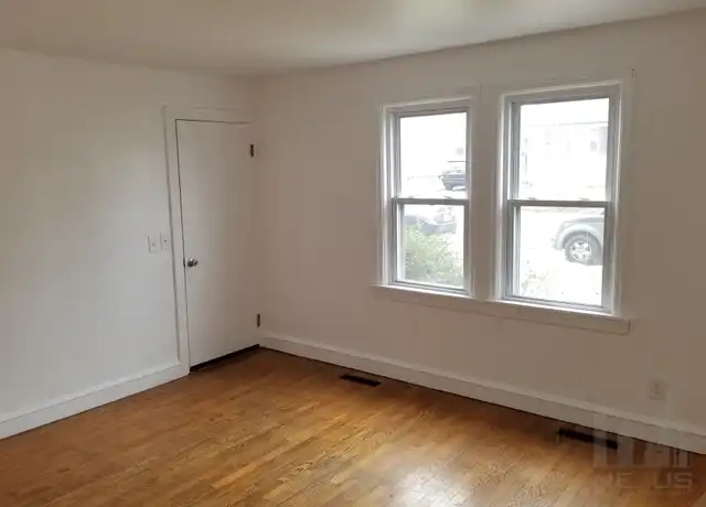 Property at 10 Kent St Unit 3, West Warwick, RI, 02893, 2 beds, 1 bath, [object Object]