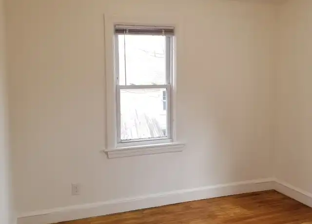 Property at 10 Kent St Unit 3, West Warwick, RI, 02893, 2 beds, 1 bath, [object Object]