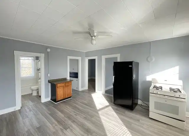 Property at 301 Amory St Unit 3, Manchester, NH, 03102, 3 beds, 1 bath, [object Object]
