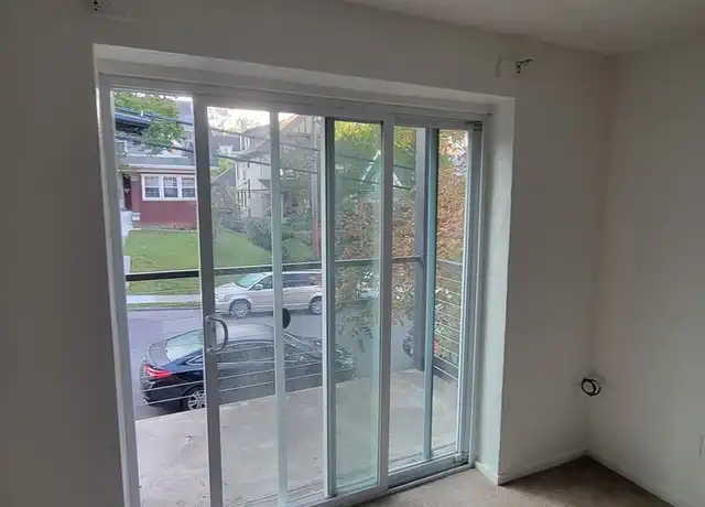 Property at 72-76 S Fremont Ave, Pittsburgh, PA, 15202, 2 beds, 1 bath, [object Object]
