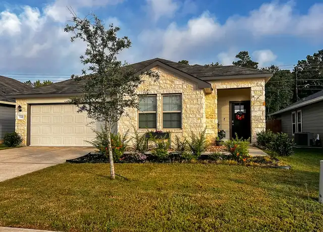 Property at 310 Comal Dr, Huntsville, TX, 77340, 3 beds, 2 baths, [object Object]