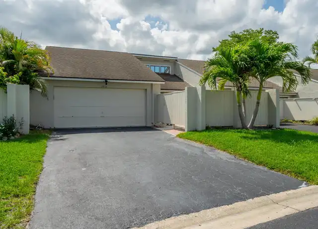 Property at 12858 Spinnaker Ln, Wellington, FL, 33414, 2 beds, 2 baths, [object Object]