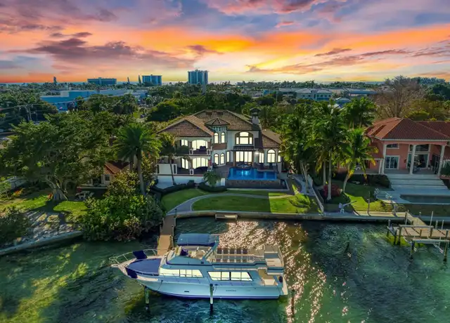 Property at 14 N Washington Dr, Sarasota, FL, 34236, 6 beds, 5.5 baths, [object Object]