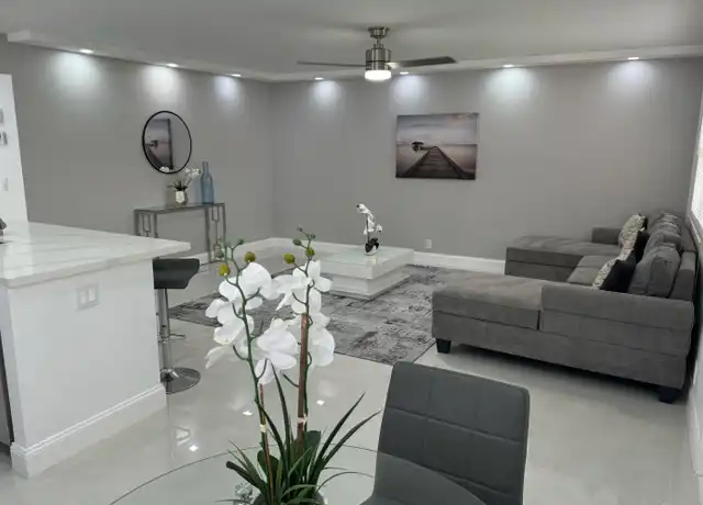 Property at 440 Saxony Ln, Delray Beach, FL, 33446, 2 beds, 2 baths, [object Object]