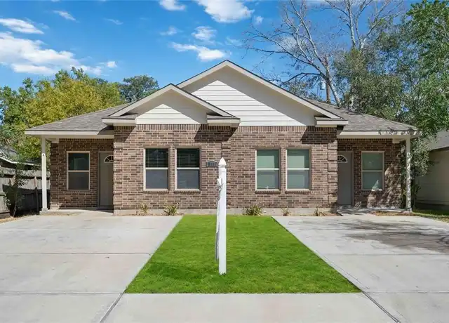 Property at 5105 Southwind St Unit B, Houston, TX, 77033, 3 beds, 2 baths, [object Object]