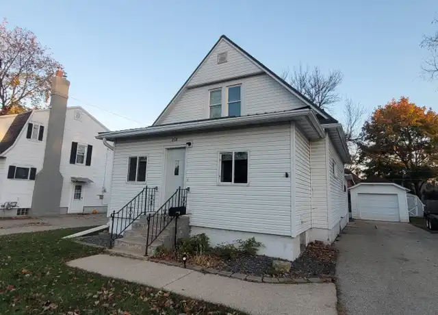Property at 215 W Quincy St, New London, WI, 54961, 3 beds, 1 bath, [object Object]