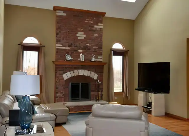 Property at 18280 Tralee Trl, Tinley Park, IL, 60477, 5 beds, 3.5 baths, [object Object]