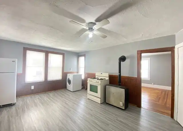 Property at 558 Montgomery St Unit 6, Manchester, NH, 03102, 1 bed, 1 bath, [object Object]