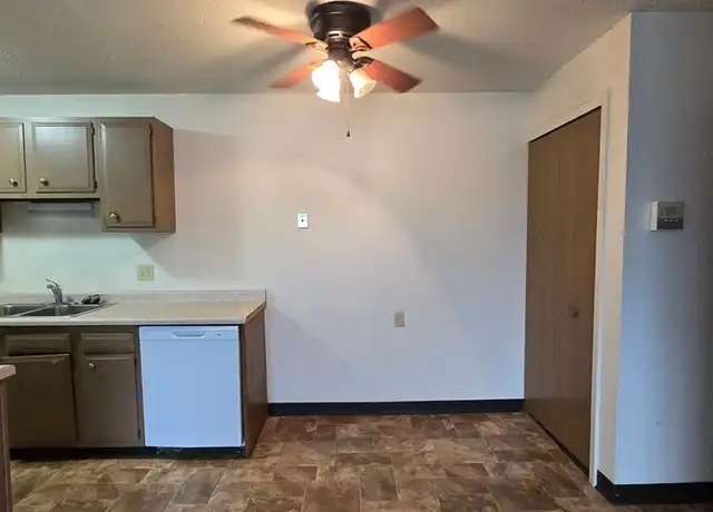 Property at 904 16th St N Unit 08, Fargo, ND, 58102, 2 beds, 1 bath, [object Object]