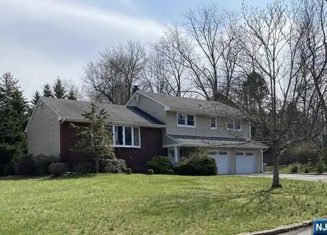 Property at 2 Wright Pl, Cresskill, NJ, 07626, 4 beds, 2.5 baths, [object Object]