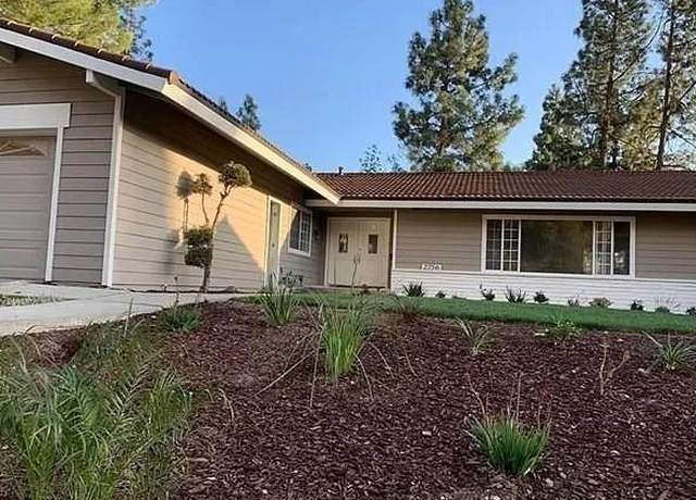 Photo of 2756 Rock Pine Ln, La Crescenta, CA 91214