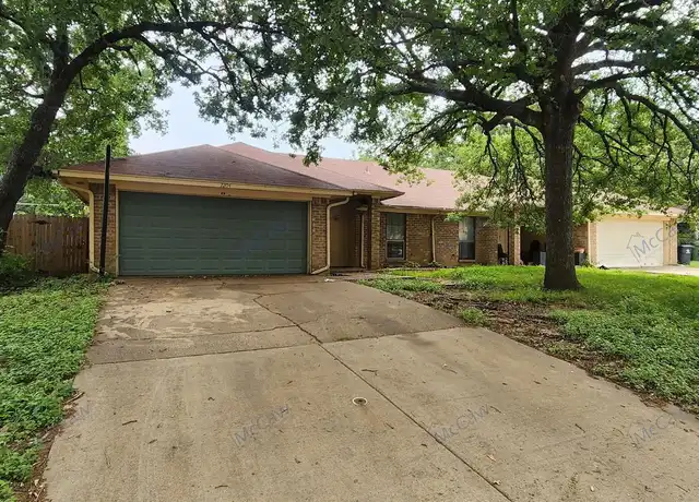 Property at 2204 Oak Hill Dr, Arlington, TX, 76006, 2 beds, 1 bath, [object Object]