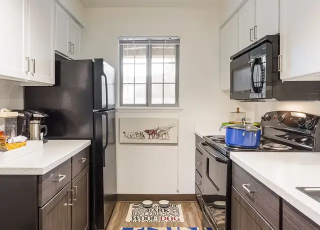 Photo of 4727 200th St SW, Lynnwood, WA 98036