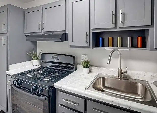Property at Dublin Plaza - 1340 Dublin Rd, Columbus, OH, 43215, 1 bed, 1 bath, [object Object]
