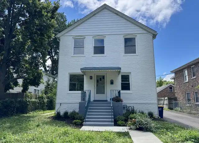 Property at 844 Deerfield Rd Unit 2, Highland Park, IL, 60035, 2 beds, 1 bath, [object Object]