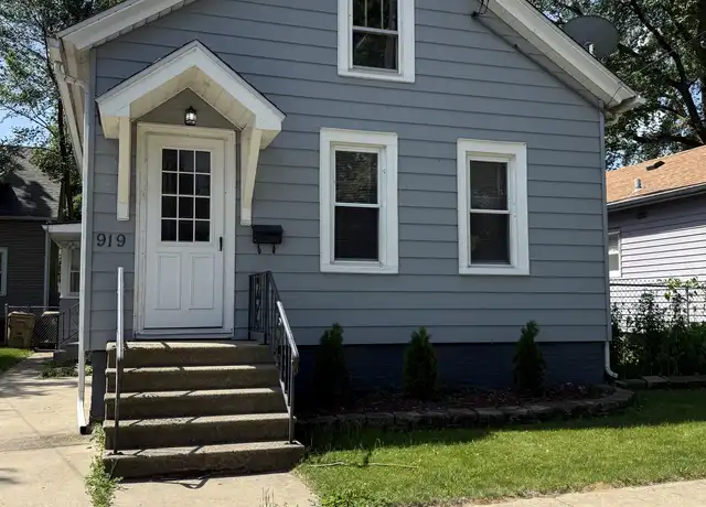 Property at 919 46th St, Kenosha, WI, 53140, 2 beds, 1 bath, [object Object]