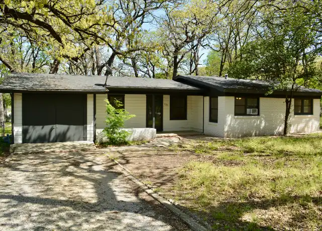 Property at 920 Red Bud Dr, Azle, TX, 76020, 3 beds, 1 bath, [object Object]