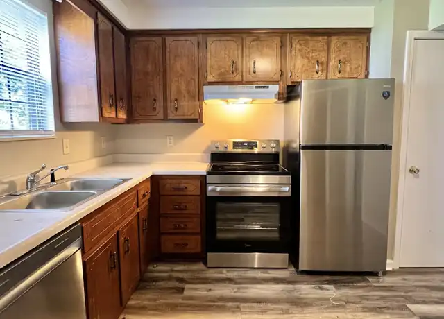 Property at 355 Peabody Dr, Clarksville, TN, 37042, 2 beds, 1.5 baths, [object Object]