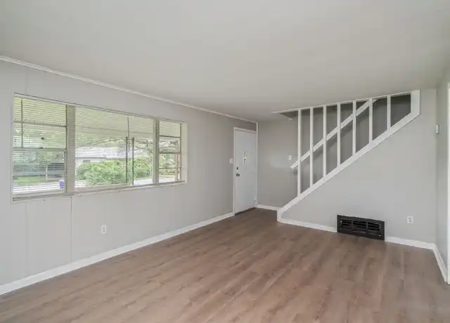 Property at 310 Pennsylvania Ave, Oak Ridge, TN, 37830, 2 beds, 1 bath, [object Object]