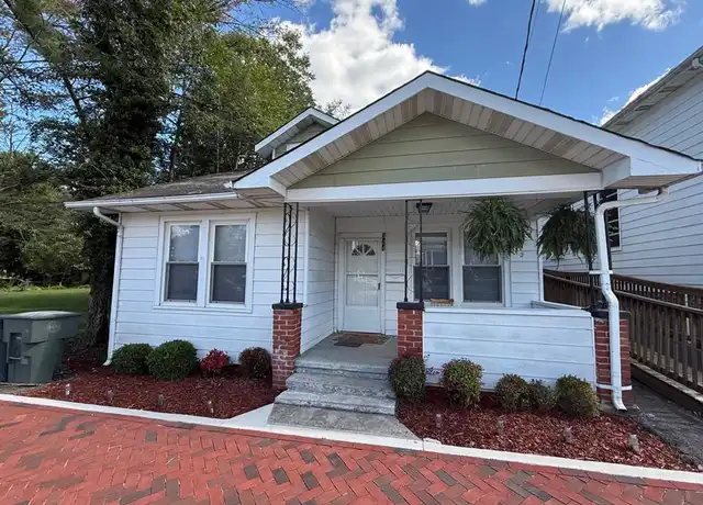Property at 322 E Main St, Abingdon, VA, 24210, 2 beds, 1.5 baths, [object Object]