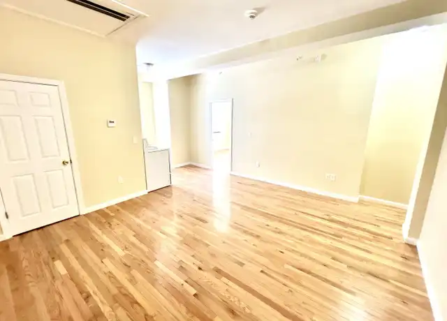 Property at 135 W Main St Unit 2B, Waterbury, CT, 06702, 1 bed, 1 bath, [object Object]