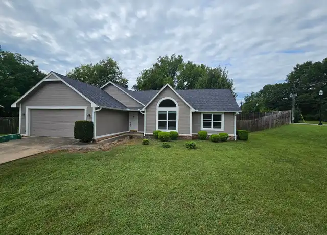 Property at 1309 E Amber Dr, Fayetteville, AR, 72703, 3 beds, 2 baths, [object Object]