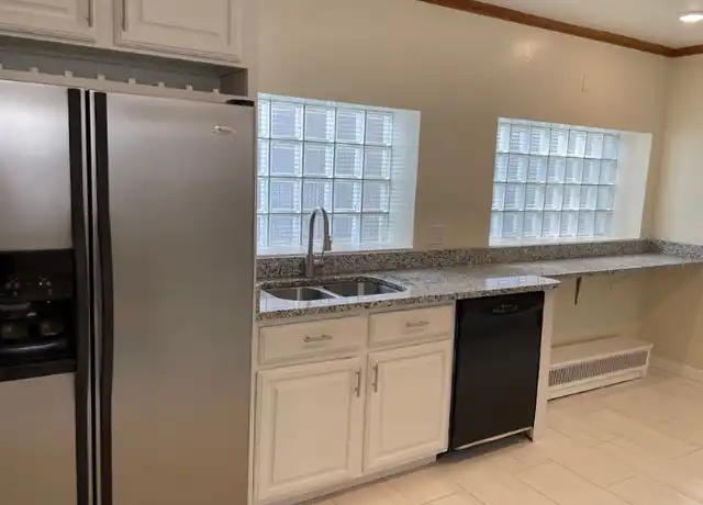 Property at 5433 W Eddy St, Chicago, IL, 60641, 2 beds, 1 bath, [object Object]