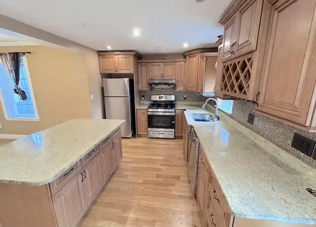 Property at 848 Main St Unit 1, Winchester, MA, 01890, 4 beds, 1.5 baths, [object Object]