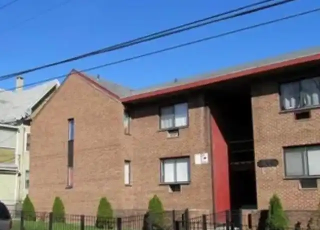 Property at 240 Oak St, Bridgeport, CT, 06604, 1 bed, 1 bath, [object Object]