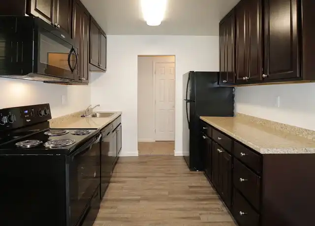 Property at Cedar Glen Apartments - 1166 S Cedar Crest Blvd, Allentown, PA, 18103, 1-2 bed, 1-1.5 bath, [object Object]