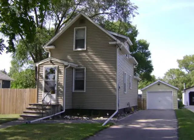 Property at 1404 2nd Ave N, Moorhead, MN, 56560, 2 beds, 1 bath, [object Object]