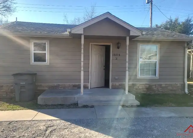 Property at 1604 NW Lindy Ave Unit 3, Lawton, OK, 73507, 1 bed, 1 bath, [object Object]