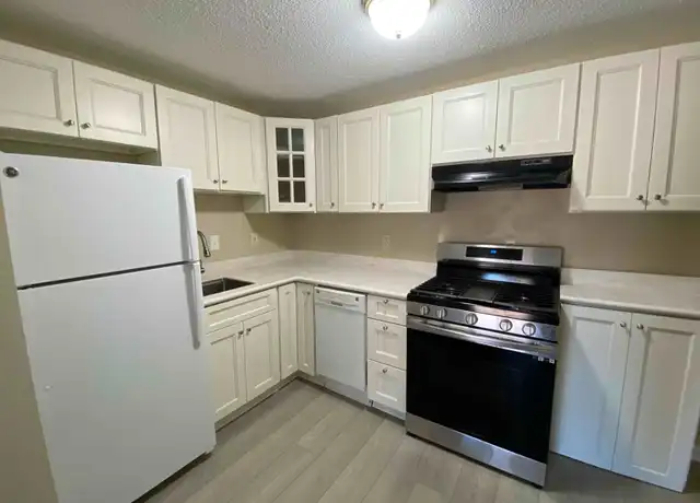 Property at 645 W Lowell Ave #23, Haverhill, MA, 01832, 2 beds, 1 bath, [object Object]