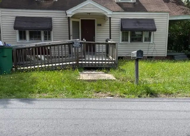 Property at 1611 Gary St, Clinton, SC, 29325, 3 beds, 1 bath, [object Object]