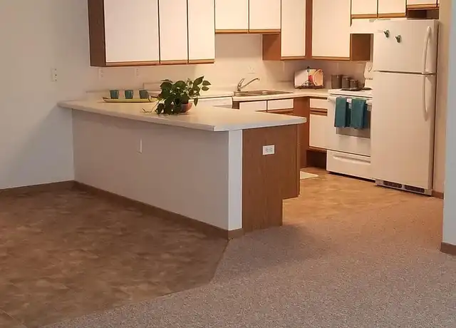 Property at Nature's Edge Apartments - 4222 Clearwater Rd, Saint Cloud, MN, 56301, 3 beds, 2 baths, [object Object]