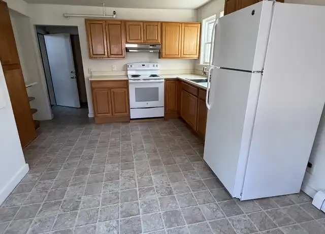 Property at 2 Wentworth Ave Unit 6, Gorham, NH, 03581, 1 bed, 1 bath, [object Object]