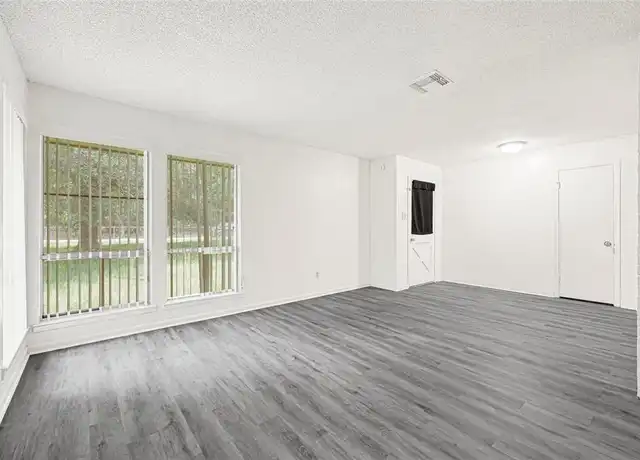 Property at 1231 Country Ln, Conroe, TX, 77384, 4 beds, 2 baths, [object Object]