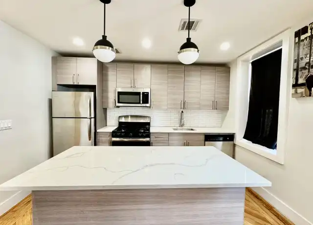 Property at 440 Baldwin Ave Unit 3, Jersey City, NJ, 07306, 3 beds, 1 bath, [object Object]