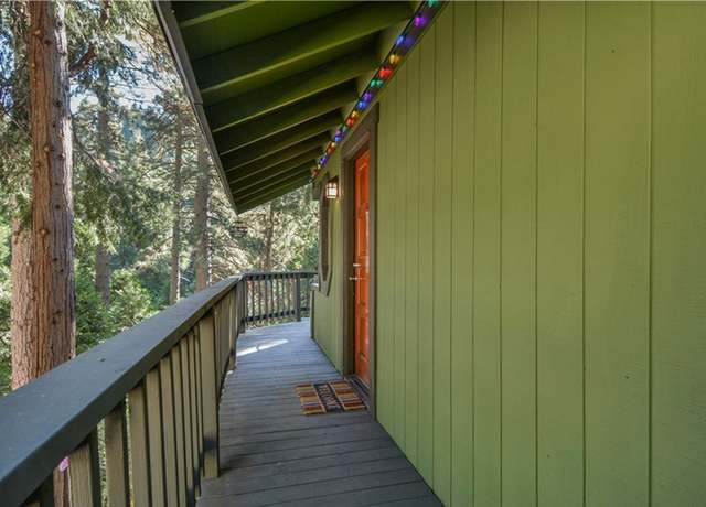 Photo of 691 Wellsley Dr, Lake Arrowhead, CA 92352