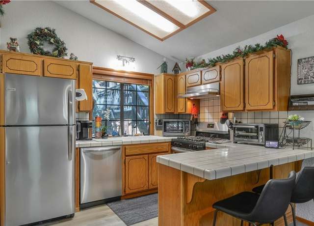 Photo of 691 Wellsley Dr, Lake Arrowhead, CA 92352
