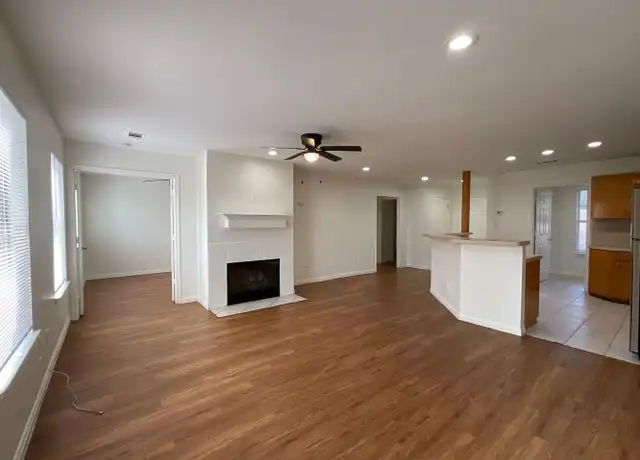 Property at 400 Green Leaf Unit 405-102, Horseshoe Bay, TX, 78657, 2 beds, 2 baths, [object Object]