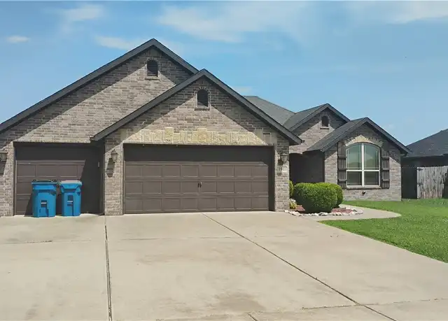 Property at 1911 SW Cypress St, Bentonville, AR, 72713, 3 beds, 2 baths, [object Object]