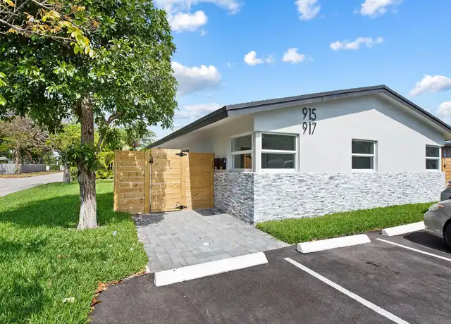 Property at 915 NE 9th St, Pompano Beach, FL, 33060, 3 beds, 2 baths, [object Object]