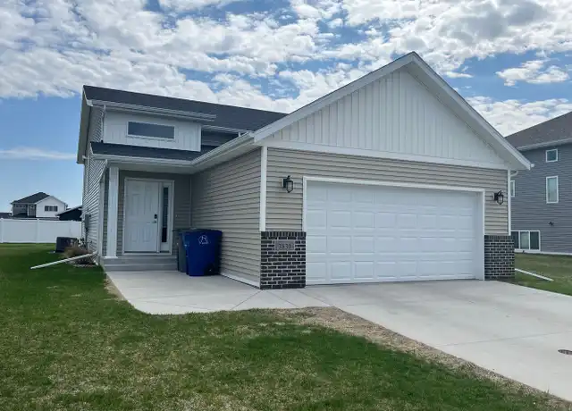 Property at 3830 17th St S, Moorhead, MN, 56560, 3 beds, 2.5 baths, [object Object]
