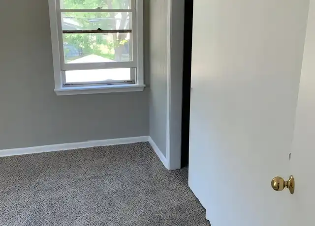 Property at 1441 S Willow Ave, Independence, MO, 64052, 3 beds, 1.5 baths, [object Object]